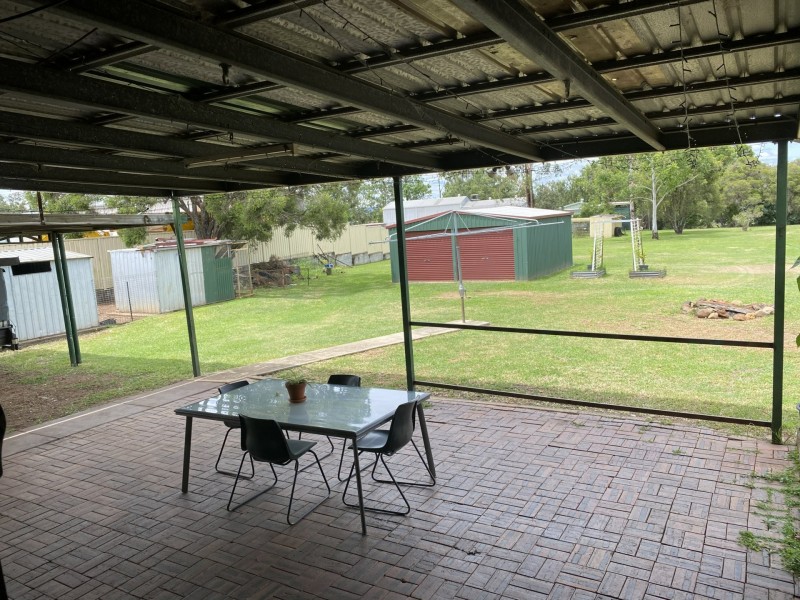 6 Kensington Drive, Withcott QLD 4352