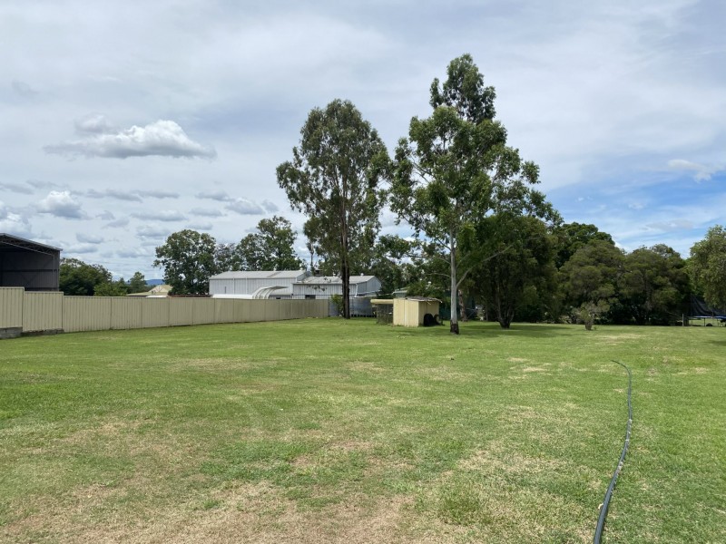 6 Kensington Drive, Withcott QLD 4352