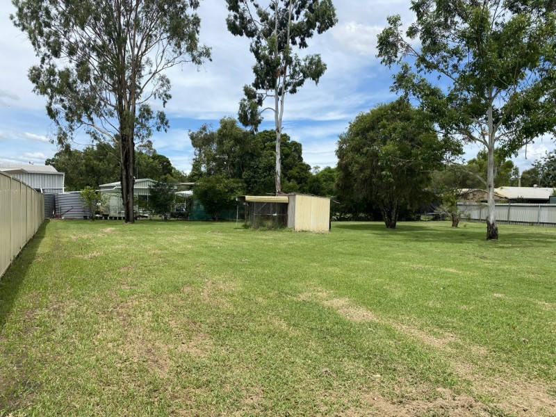 6 Kensington Drive, Withcott QLD 4352