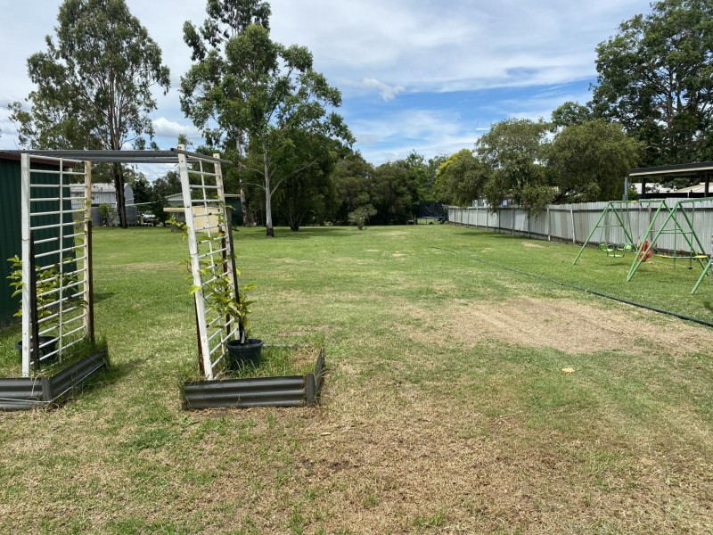 6 Kensington Drive, Withcott QLD 4352