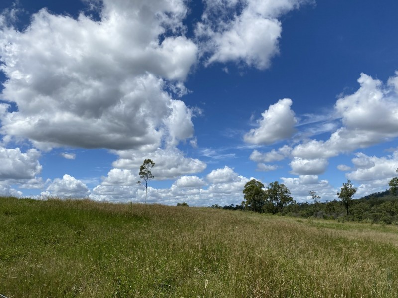 337 Windsor Drive, Mount Hallen QLD 4312