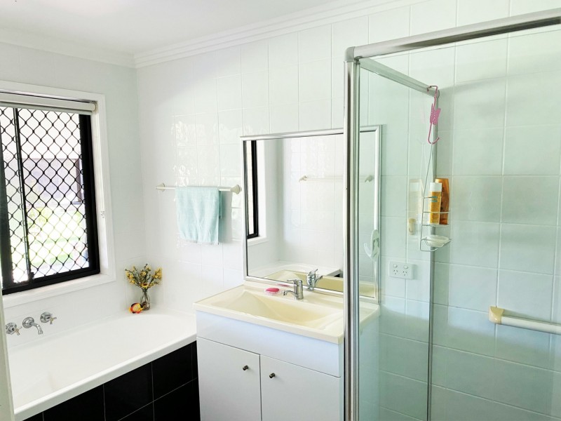 33 Numera Court, Adare QLD 4343