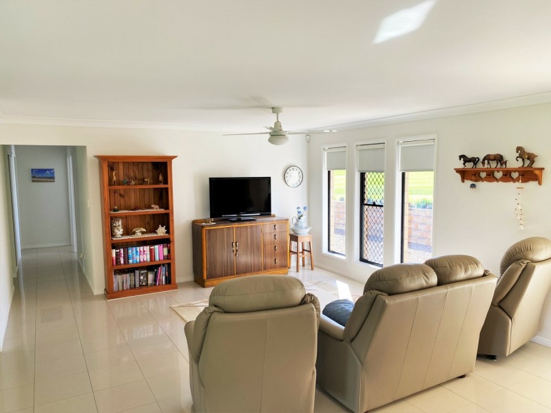 33 Numera Court, Adare QLD 4343