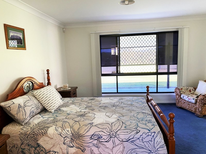 33 Numera Court, Adare QLD 4343