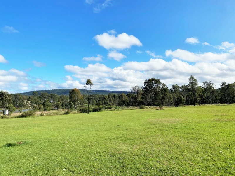 33 Numera Court, Adare QLD 4343