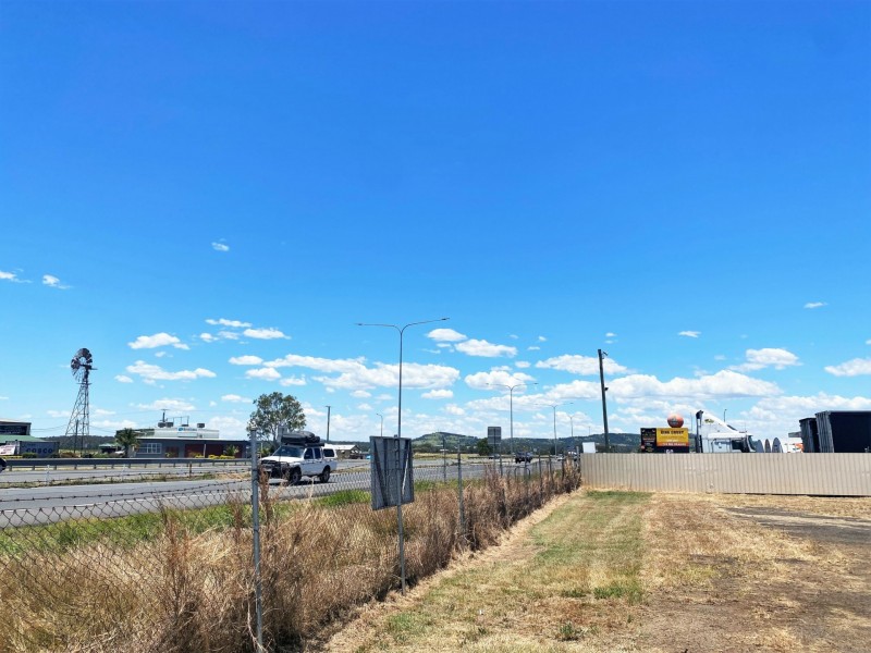 4 GUNN COURT, Crowley Vale QLD 4342