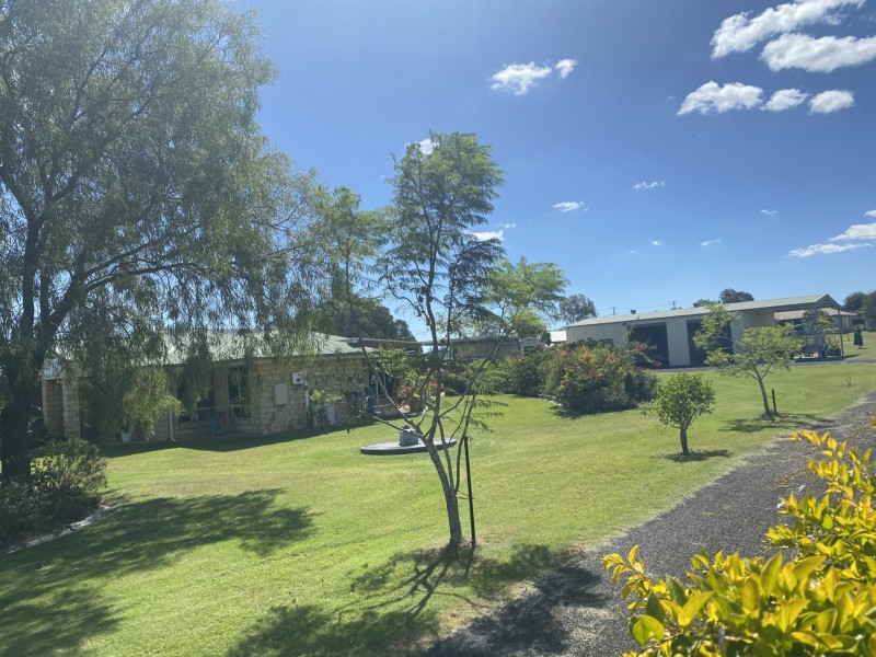 13 Peppertree Place, Plainland QLD 4341