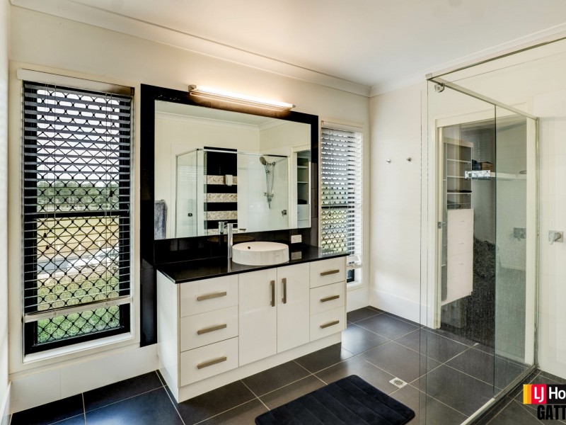 5 Banksia Rd, Gatton QLD 4343