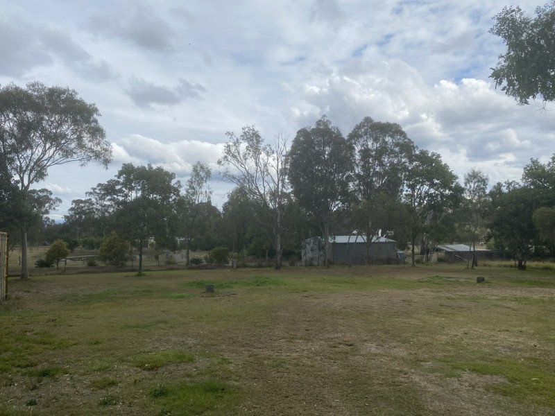 17 Hughes Road, Plainland QLD 4341