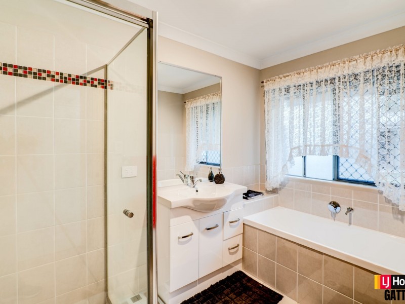 10 Banksia Court, Morton Vale QLD 4343