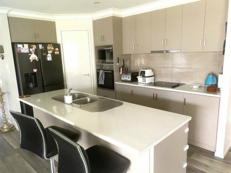 15 WOODSIDE  DRIVE, Gatton QLD 4343