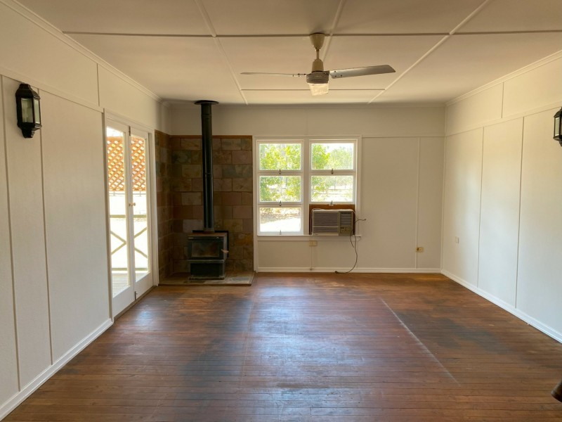 34 Kelly Road, Spring Creek QLD 4343