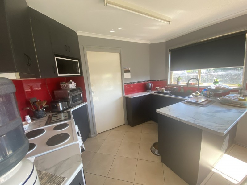1/3 Leslie, Gatton QLD 4343