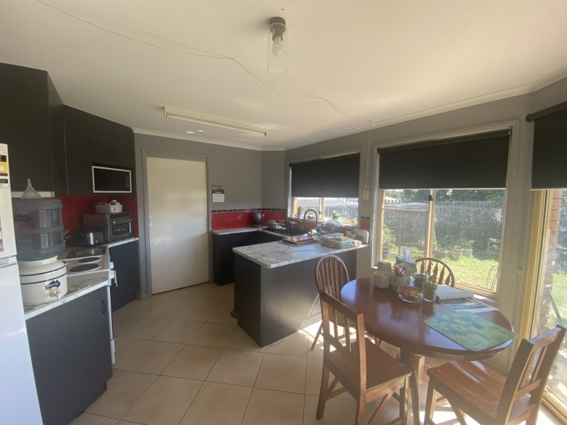 1/3 Leslie, Gatton QLD 4343