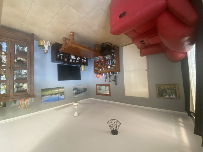 1/3 Leslie, Gatton QLD 4343