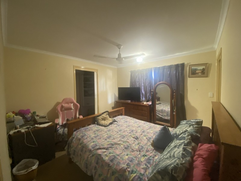 1/3 Leslie, Gatton QLD 4343