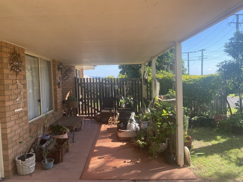 1/3 Leslie, Gatton QLD 4343