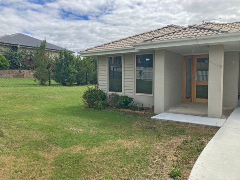 2 WESTWOOD CRESCENT, Hatton Vale QLD 4341