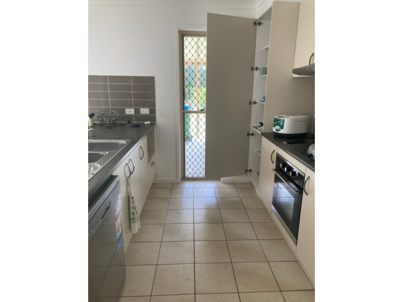 2 WESTWOOD CRESCENT, Hatton Vale QLD 4341