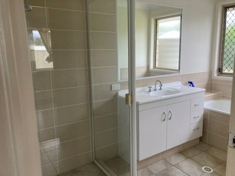 2 WESTWOOD CRESCENT, Hatton Vale QLD 4341