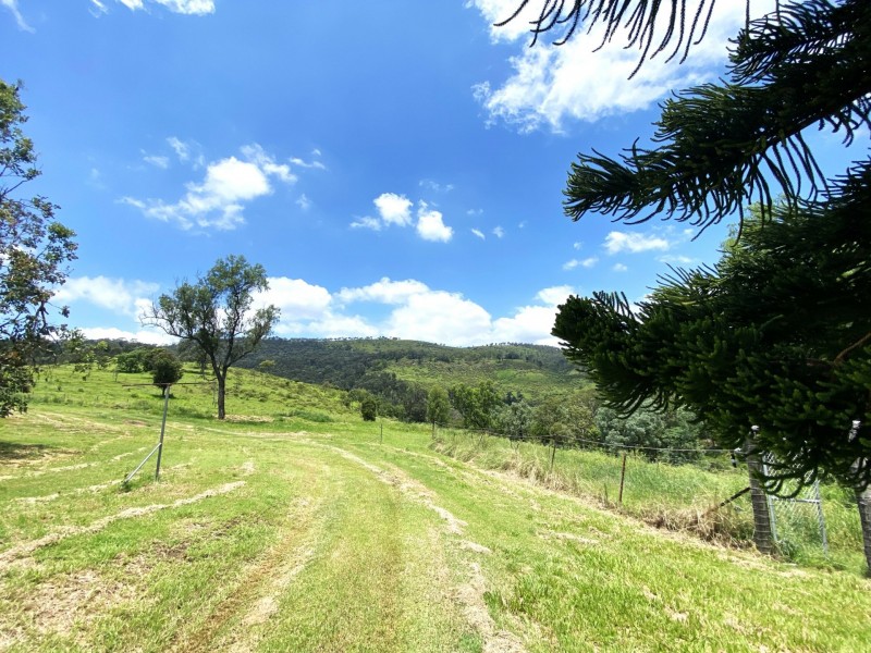 1789 Gatton Clifton Road, Mount Whitestone QLD 4347