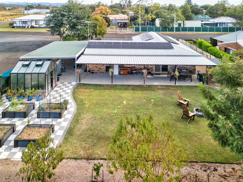 4 Burnham Street, Forest Hill QLD 4342