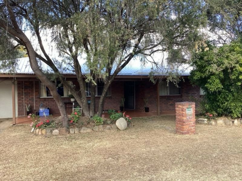 32 HUNTER STREET, Gatton QLD 4343