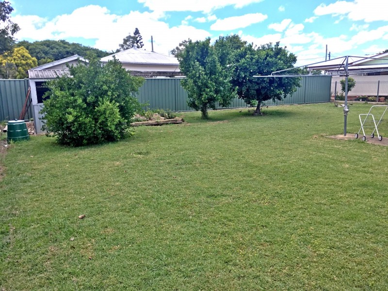 16 Skinner Street, Gatton QLD 4343