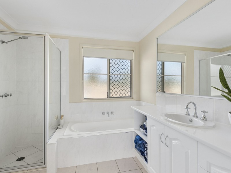 70 Lakes Drive, Laidley Heights QLD 4341