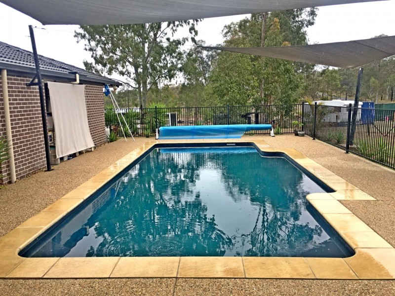 10 Mountain View, Adare QLD 4343