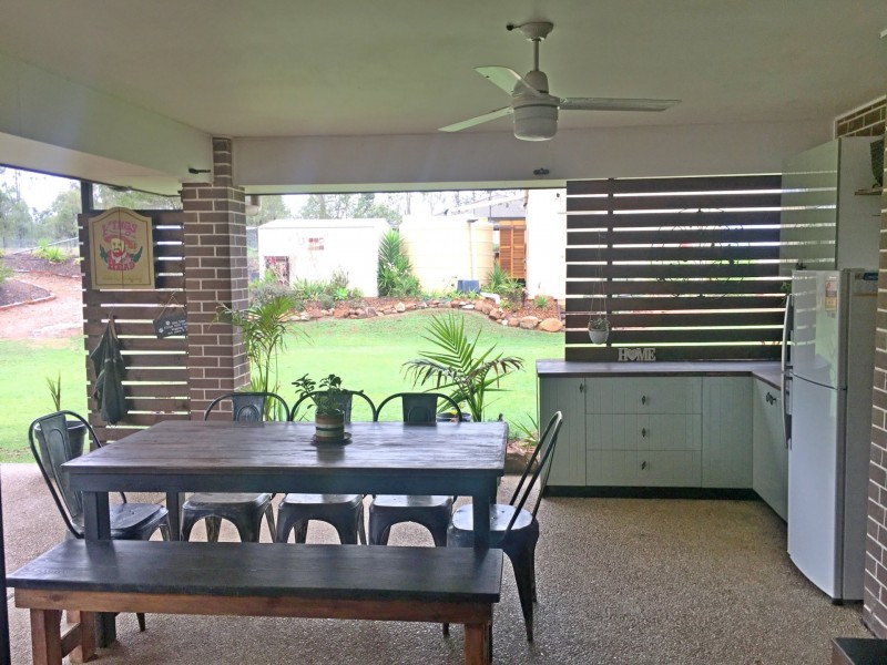 10 Mountain View, Adare QLD 4343