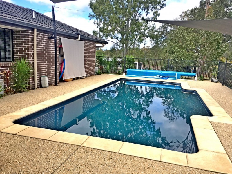 10 Mountain View, Adare QLD 4343