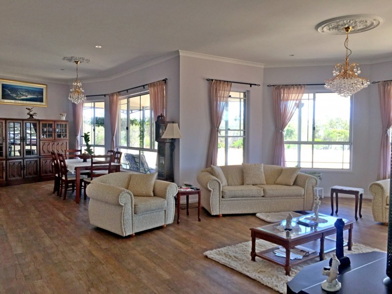 13 Zabel Drive, Plainland QLD 4341