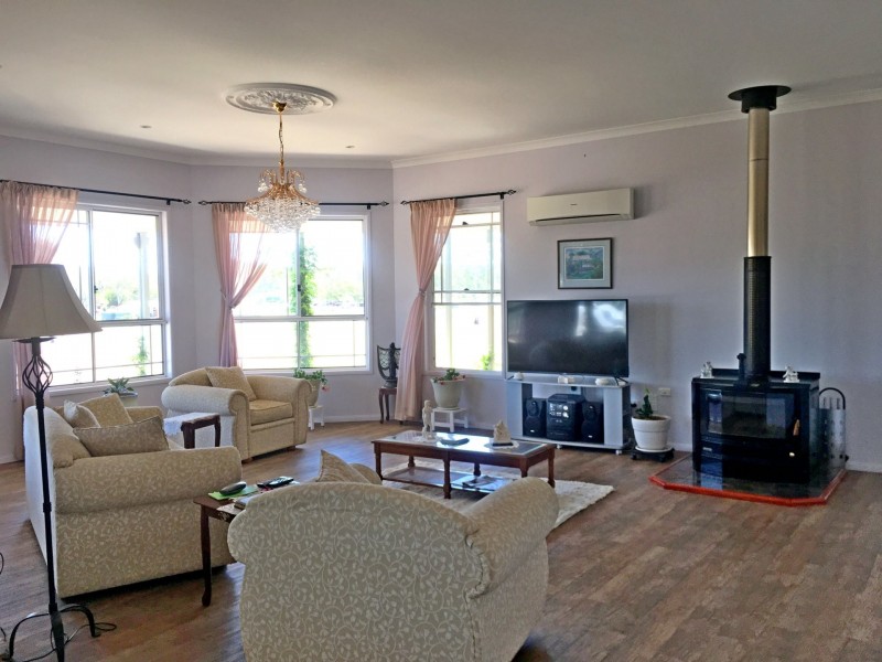 13 Zabel Drive, Plainland QLD 4341