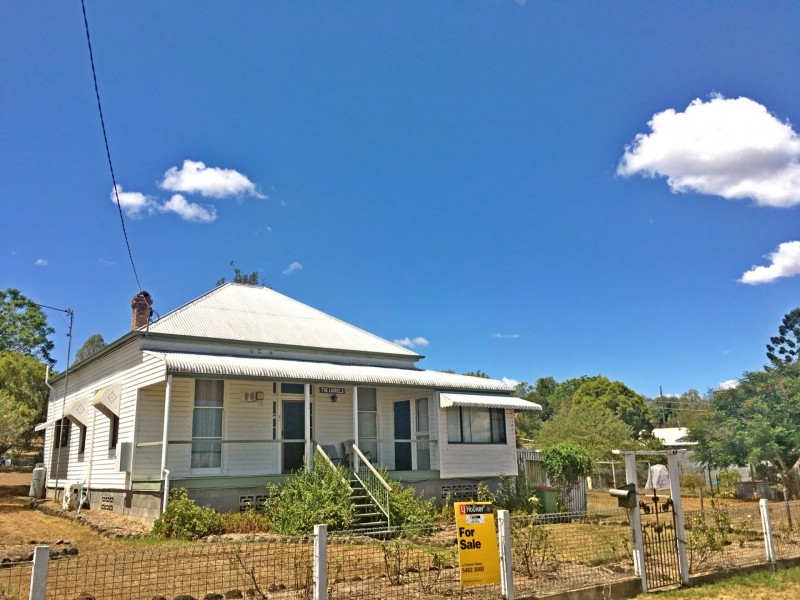 26 Bowen Street, Helidon QLD 4344
