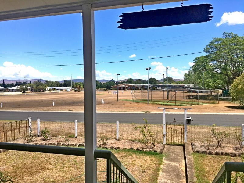 26 Bowen Street, Helidon QLD 4344