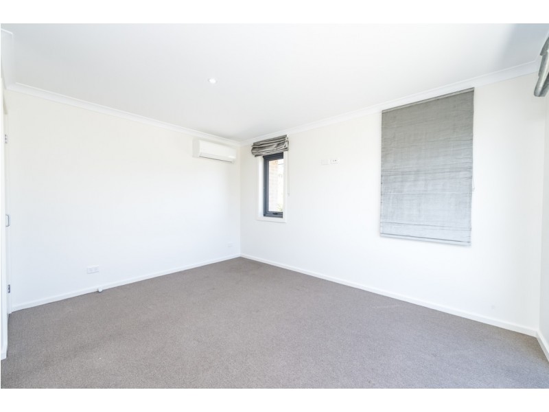 16/81 McWhae Circuit, Wanniassa ACT 2903