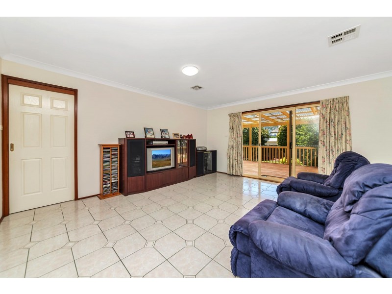 10 Punch Place, Monash ACT 2904