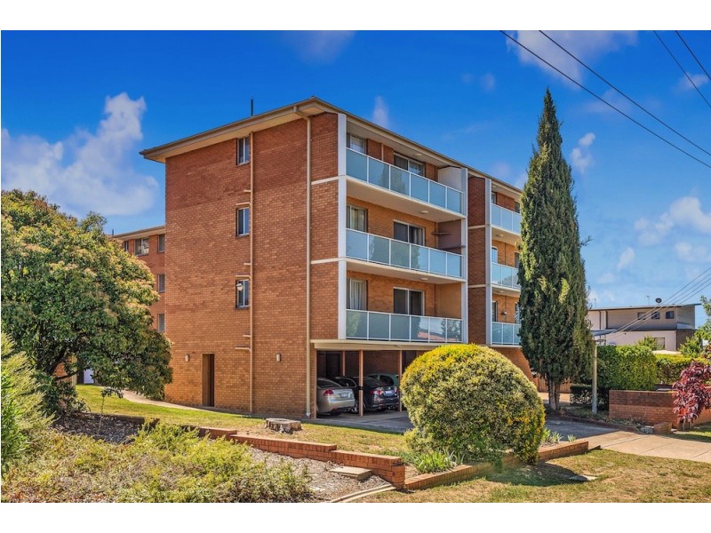 1/11-13 Mckeahnie Street, Crestwood NSW 2620