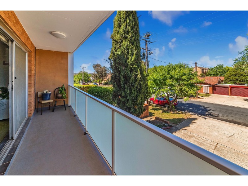 1/11-13 Mckeahnie Street, Crestwood NSW 2620