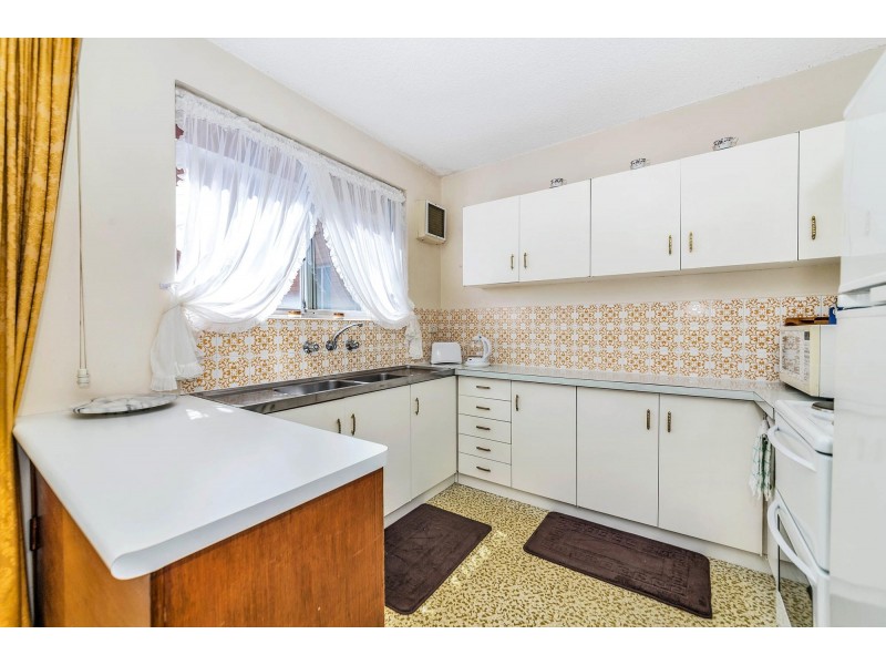 1/11-13 Mckeahnie Street, Crestwood NSW 2620