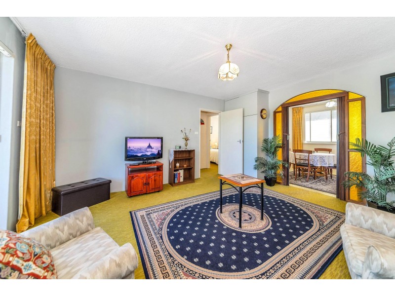 1/11-13 Mckeahnie Street, Crestwood NSW 2620