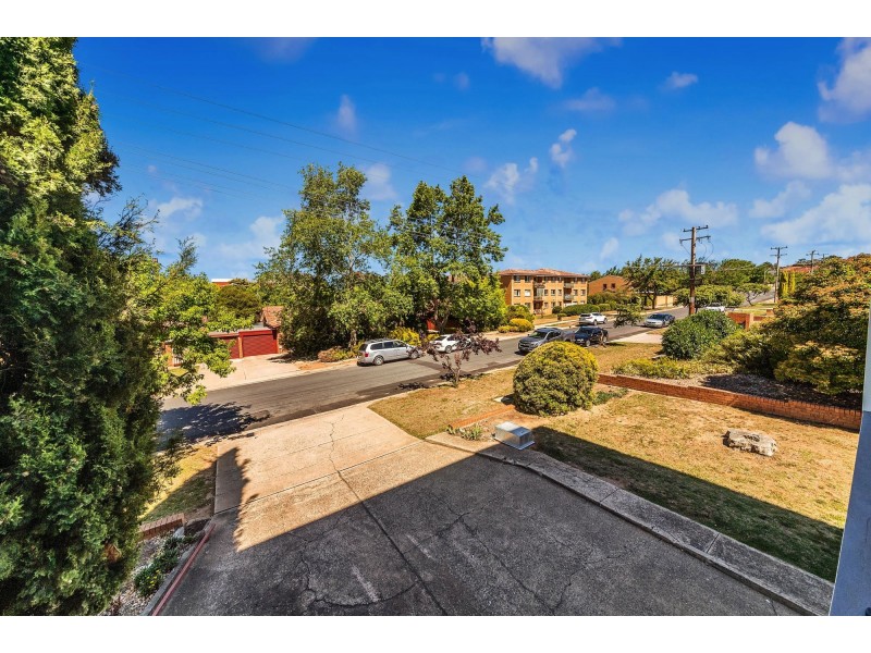 1/11-13 Mckeahnie Street, Crestwood NSW 2620