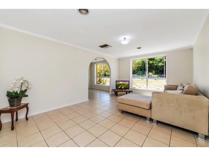 2 Haugh Place, Oxley ACT 2903