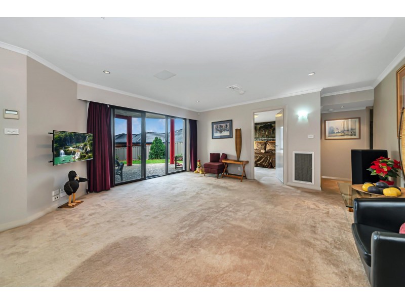 5 Sturrock Place, Gordon ACT 2906