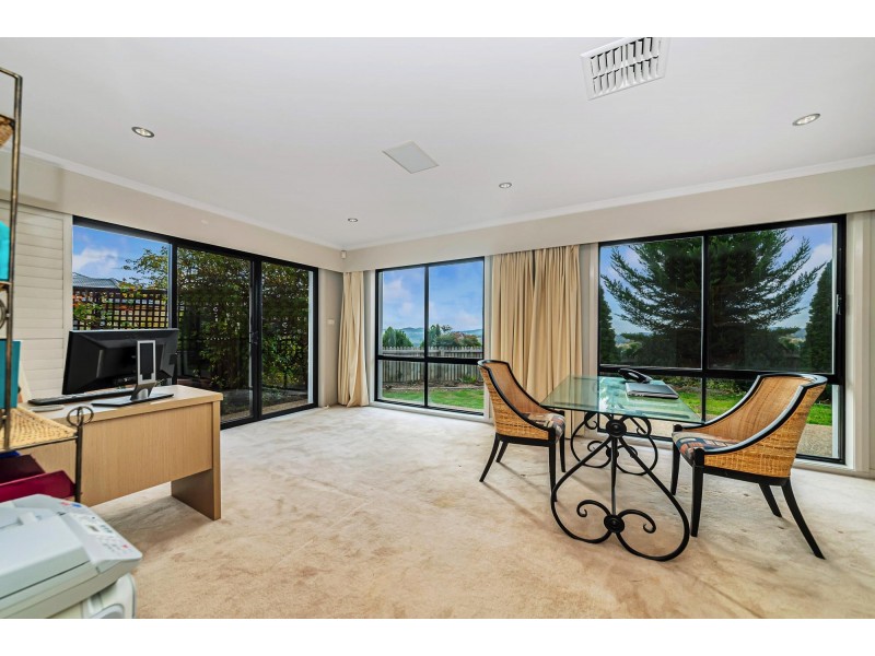 5 Sturrock Place, Gordon ACT 2906