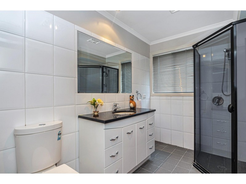 5 Sturrock Place, Gordon ACT 2906