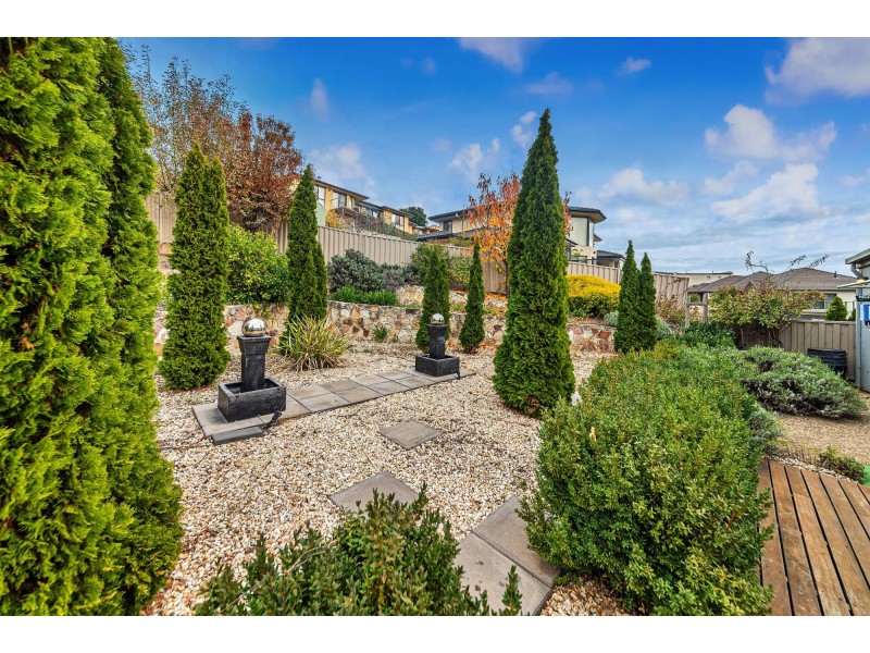 5 Sturrock Place, Gordon ACT 2906