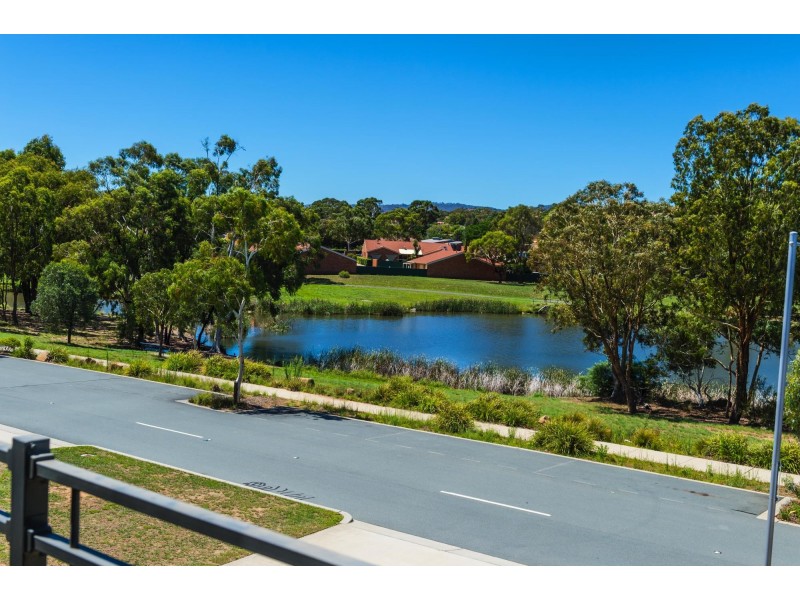 36 Don Dunstan Drive, Bonython ACT 2905