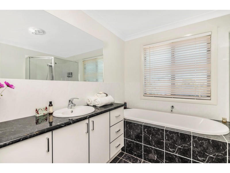36 Don Dunstan Drive, Bonython ACT 2905
